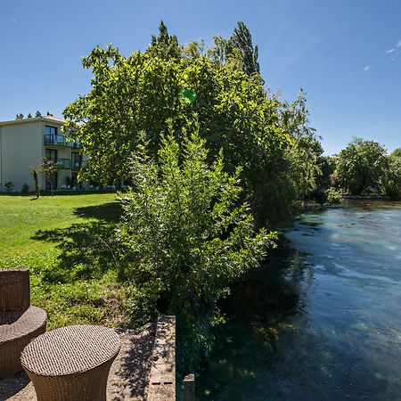 Sowell Hotels Domaine De La Petite Isle LʼIsle-sur-la-Sorgue Exteriör bild