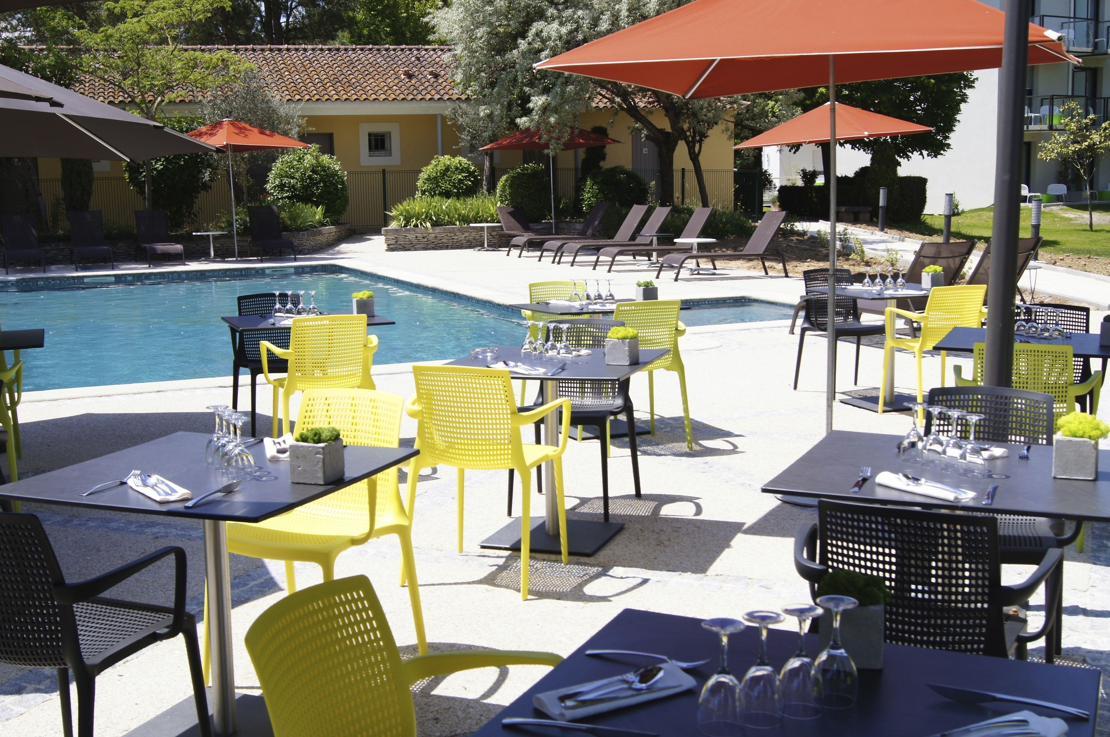 Sowell Hotels Domaine De La Petite Isle LʼIsle-sur-la-Sorgue Exteriör bild